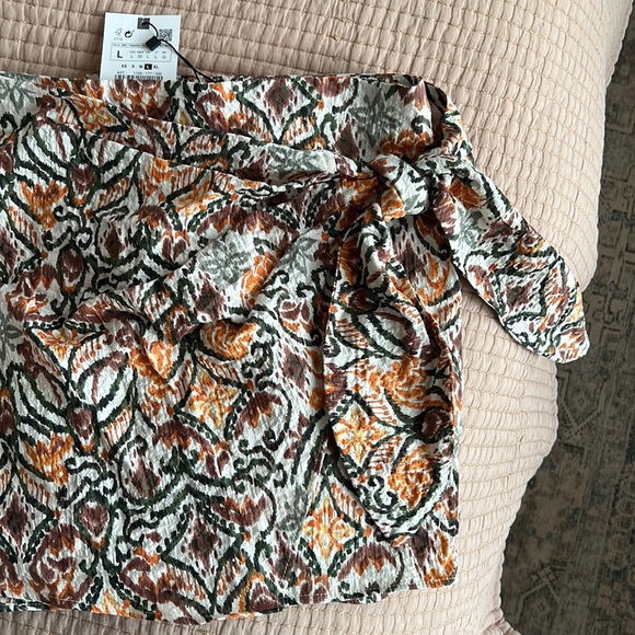 Zara Mini Skirt - Picture 4 of 5